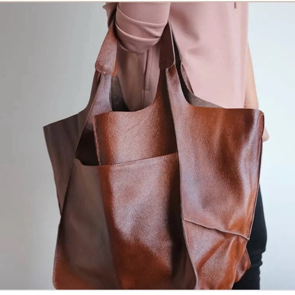 NWOT Large roomy Brown Tote PU/vegan Friendly - Picture 7 of 7